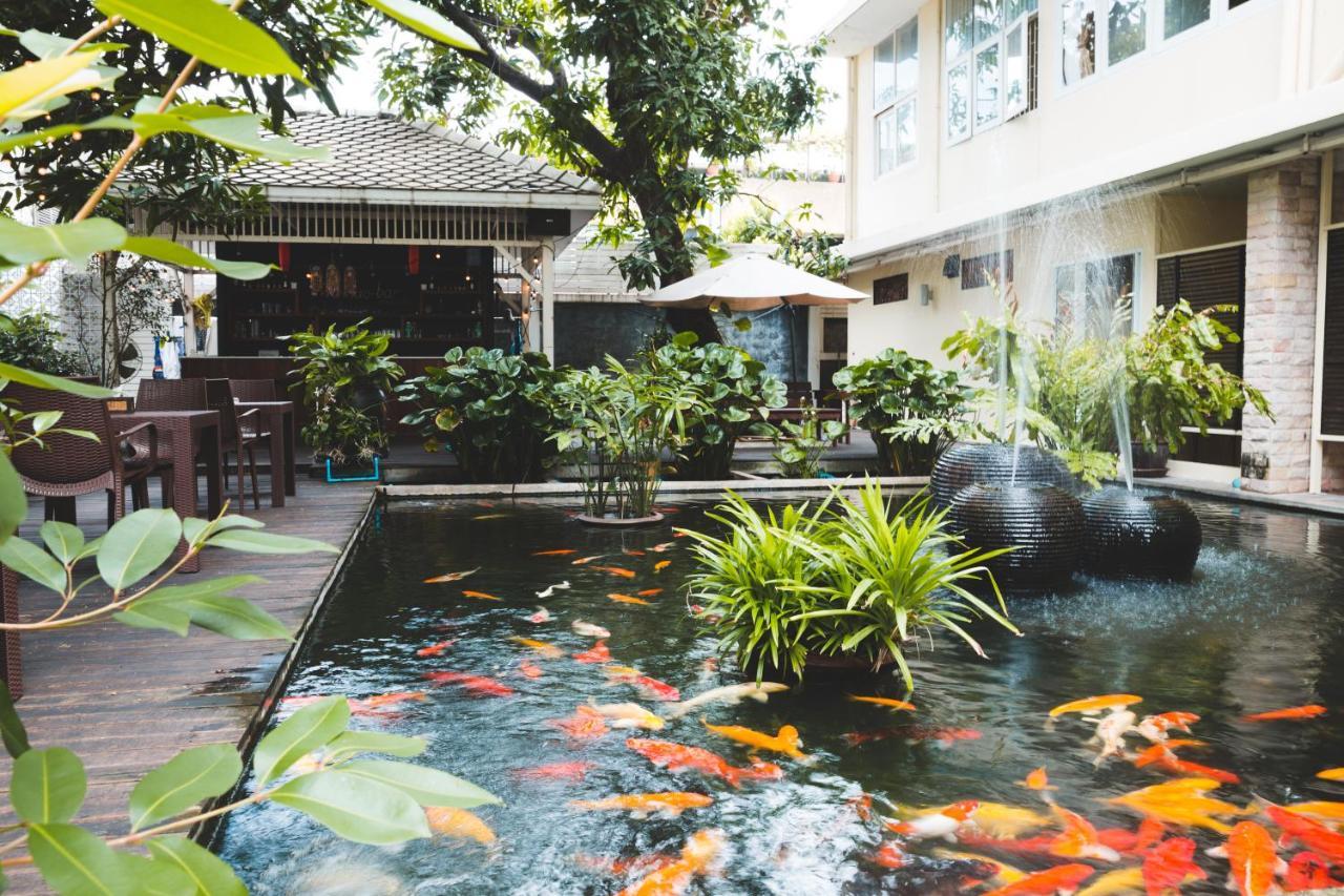 Poppy House Flowers Of Old Bangkok Villa Exterior foto